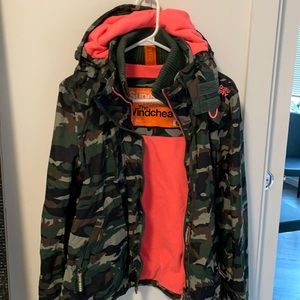 Superdry windbreaker waterproof jacket with fleece lining camo